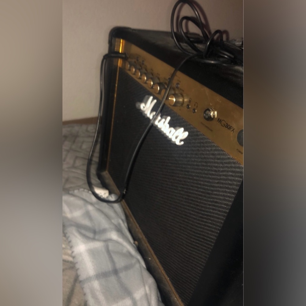 Marshall Amp - Picture 3 of 6